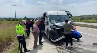 Manisa'da Öğrenci Servis Kazası: 9 Yaralı