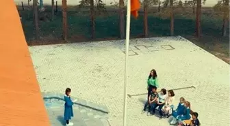 Köy Okulu Öğrencilerinden Jandarmaya Anlamlı Şiir