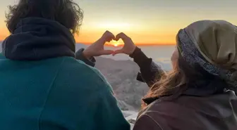 Nemrut Dağı'nda Gün Doğumu Hayranlıkla İzleniyor