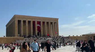 23 Nisan'da Anıtkabir'e Büyük İlgi