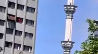 İstanbul'da 6.2 Büyüklüğündeki Deprem Minareyi Salladı