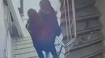 Engelli vatandaşı kucaklayan kahraman depremden böyle kaçtı
