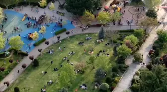 İstanbul'da Deprem Panik Yarattı, Vatandaşlar Parklara Akın Etti