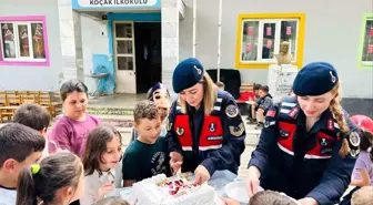 Jandarma Ekiplerinden 23 Nisan Sürprizi