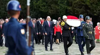 TBMM Başkanı Kurtulmuş ve devlet erkanından 23 Nisan'da Anıtkabir'e ziyaret