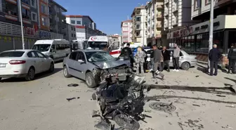 Çubuk'ta Otomobil ile Motosiklet Çarpıştı: İki Yaralı