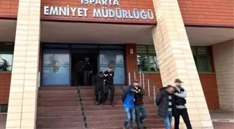 Isparta'da Narkotik Operasyonunda 6 Şüpheli Yakalandı, 3'ü Tutuklandı