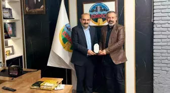 Türk Kızılay Diyarbakır'dan DİKO Başkanı'na Teşekkür Plaque