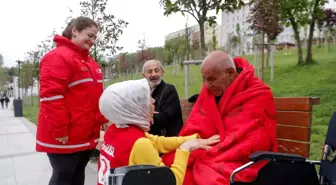 Kızılay, İstanbul'da Depremzedelere Beslenme Desteği Sunmaya Devam Ediyor