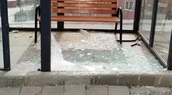 Hakkari'de Kamusal Alanlara Zarar Veren Şahıslara Tepki