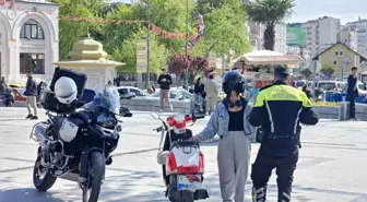 Bandırma'da trafiğe kapalı alanlarda motosiklet sorunu büyüyor