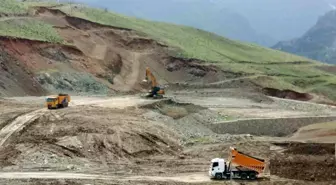 Hakkari'de İkinci Futbol Stadyumu İçin Çalışmalar Başladı