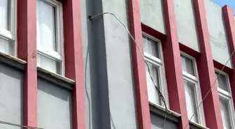 Adana'da Klima Takarken Düşen Genç Adam Hastaneye Kaldırıldı