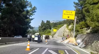 Muğla-Antalya Karayolu'nda Freni Patlayan Kamyon Kazaya Neden Oldu