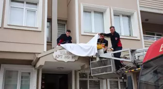 Alzheimer Hastası Kadın Apartmandan Düşerek Hayatını Kaybetti