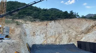 Manisa'da Hızlı Tren Viyadük İnşaatında Çökme: 9 İşçi Yaralandı