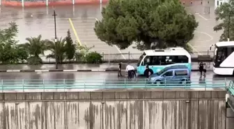 Turgutlu'da Genç Kıza Araç Çarptı