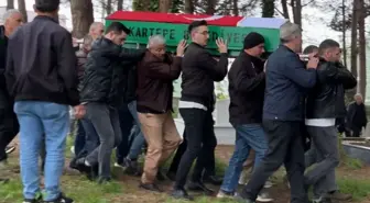 Kocaeli'de Cansız Bedeni Bulunan Polis Memuru Emre Bakal Toprağa Verildi
