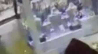 Kapalıçarşı'da Altın Bilezik Hırsızı Yakalandı