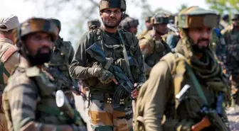 Keşmir'de tansiyon yüksek! Hindistan ve Pakistan askerleri arasında çatışmalar şiddetlendi