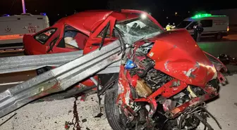 Kocaeli'de Trafik Kazası: 2 Kişi Hayatını Kaybetti