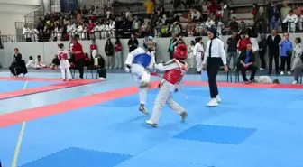 Kütahya'da Minikler Taekwondo Yarışmaları Coşkuyla Gerçekleşti