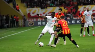 Kayserispor, Çaykur Rizespor'u 1-0 Önde Geçti