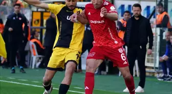 İstanbulspor, Pendikspor'u 5-2 Yenerek Öne Geçti