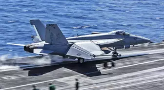 ABD'ye ait bir FA-18E tipi savaş uçağı denize düştü