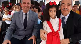 Abdulkadir Konukoğlu, Mezun Olduğu Okulda 23 Nisan Bayramı Kutladı