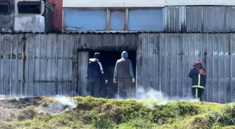 Arnavutköy'de Fabrika Deposunda Yangın)