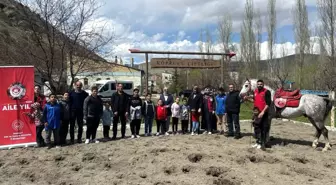 Bayburt'ta şehit yakınları için at binme ve ok atma etkinliği düzenlendi
