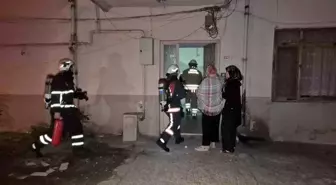 Düzce'de 4 Katlı Binanın Çatısında Yangın Çıktı