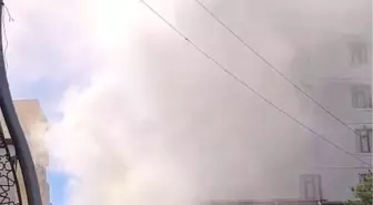 Silvan'da Ekmek Fırını Bacasından Yoğun Duman Çıktı