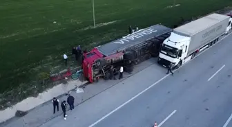 Afyonkarahisar'da Tır Kazası: 25 Ton Mandalina Ziyan Oldu