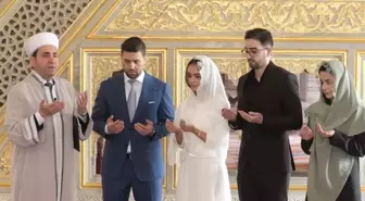 Sultanahmet'te çifte mutluluk! Müslüman oldu, imam nikâhıyla evlendi
