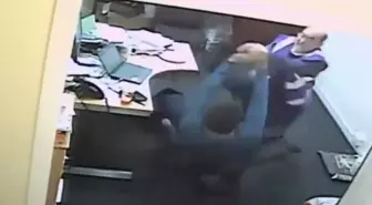 Okul müdürü, kendisi ile aynı kadınla ilişki yaşayan, öğretmene İngiliz anahtarı ile saldırdı