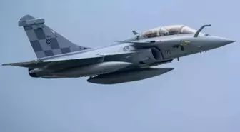 Pakistan ile savaşın eşiğine gelen Hindistan, 26 adet Rafale savaş uçağı satın aldı