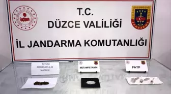Düzce'de Jandarma Uyuşturucu Maddeyle İlgili Operasyon Yapıldı
