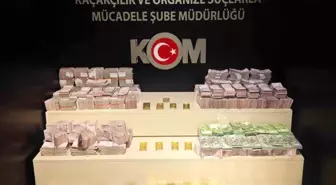 Van'da Gümrük Kaçağı 66 Kilo Altın ve Milyonlarca Dolar Ele Geçirildi