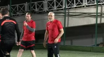 Çalışma Bakanı Işıkhan, 1 Mayıs İçin Futbol Turnuvası Düzenledi