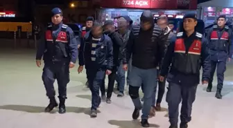 İnegöl'de Bağ Evinde Uyuşturucu Operasyonu: 8 Gözaltı