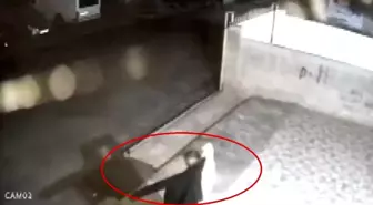 Hatay'da Motosiklet Hırsızlığı Güvenlik Kamerasında