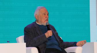 İlber Ortaylı'dan öğrencilere: Hiçbir zaman kaçak yolla bir yere girmeyi, partilere ve tarikatlara güvenerek bir yerlere sızmayı denemeyin