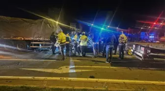 Kayseri'de TIR'a Çarpan Otomobilin Sürücüsü Hayatını Kaybetti