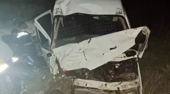 Malatya'da Minibüs Şarampole Yuvarlandı: 8 Yaralı