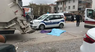 Karasu'da Çöp Kamyonu, Yaya Hasan Topaslan'a Çarptı