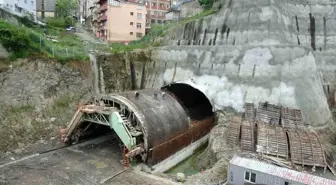 Trabzon'da Çift Tüp Tünel İnşaatında Işık Göründü
