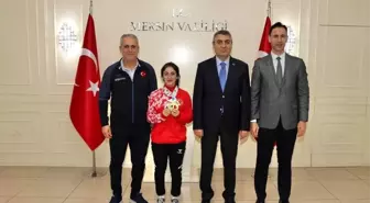 Mersin Valisi Atilla Toros, Avrupa Halter Şampiyonu Gamze Altun'u Ağırladı