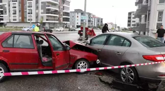 Denizli'de Yağışlı Hava Kazaya Neden Oldu: 8 Yaralı